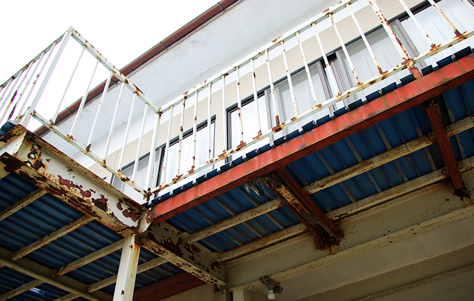 伐採屋・解決本舗の解体工事 ベランダ